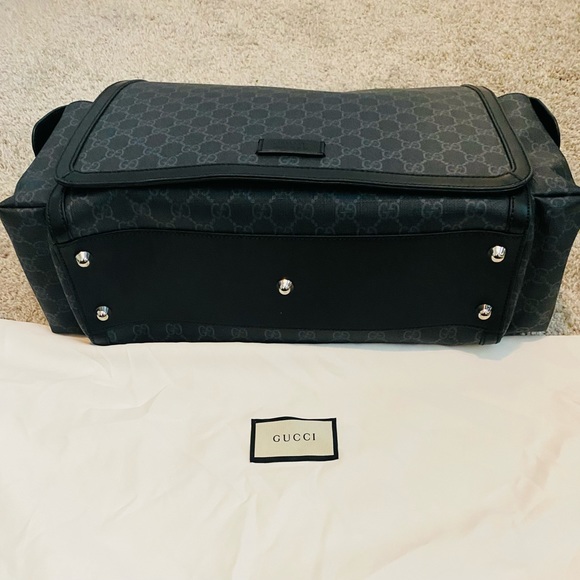 GUCCI GG SUPREME Black Diaper Bag - Picture 5 of 11